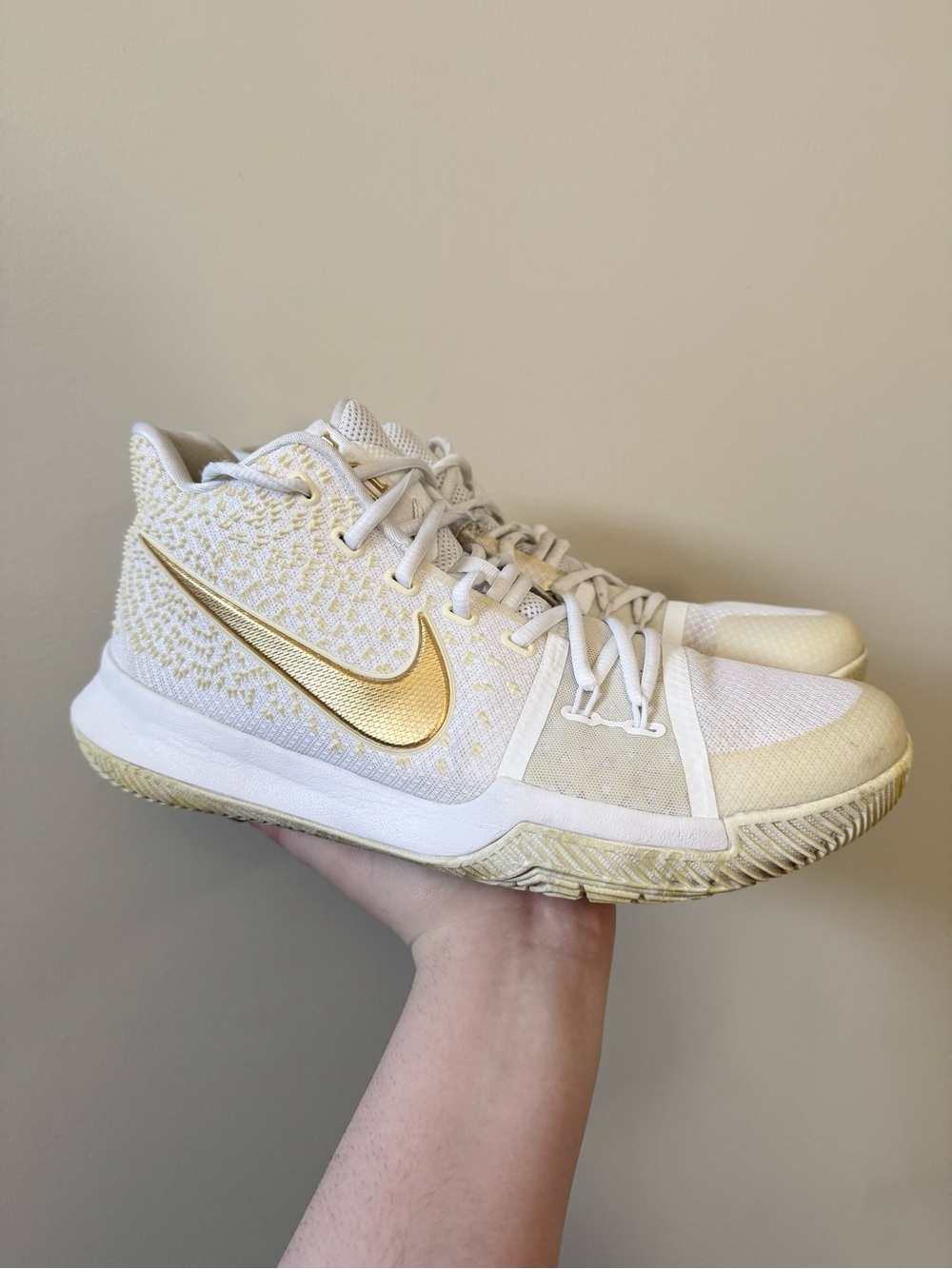 Nike Kyrie 3 “Finals” gold white lace up sneakers shoes - Size 10.5